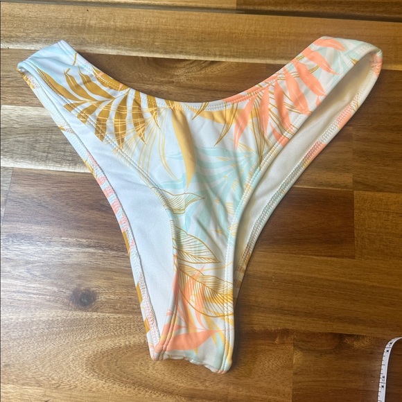 Wild Fable NWOT Bikini Bottom tropical high hip Women’s Small - Picture 2 of 4